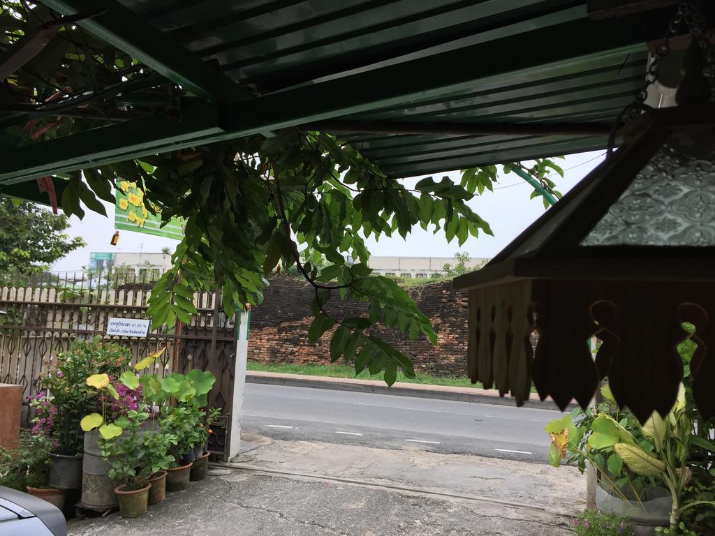 Siriwan Guesthouse เชียงใหม่ ภายนอก รูปภาพ