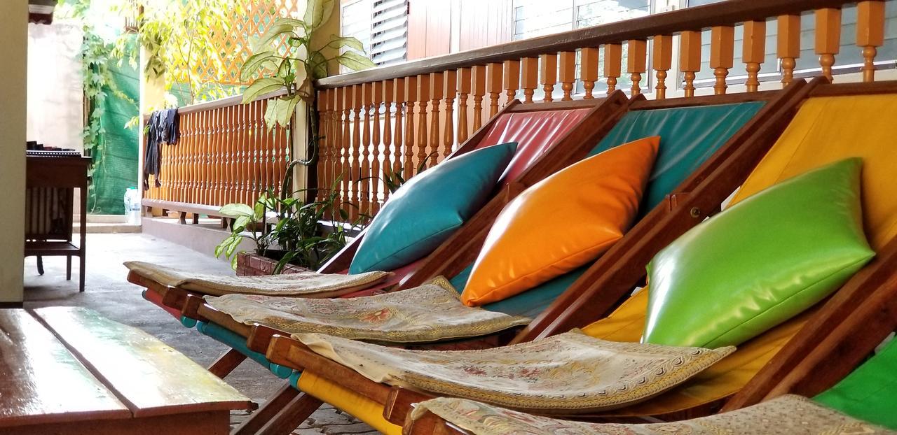 Siriwan Guesthouse เชียงใหม่ ภายนอก รูปภาพ