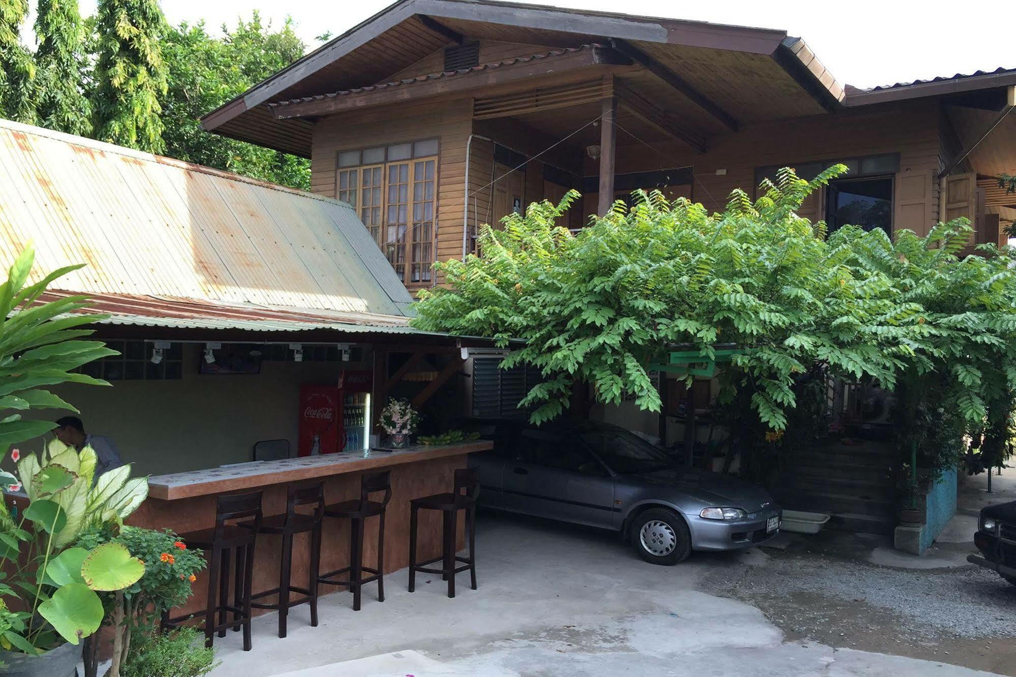 Siriwan Guesthouse เชียงใหม่ ภายนอก รูปภาพ