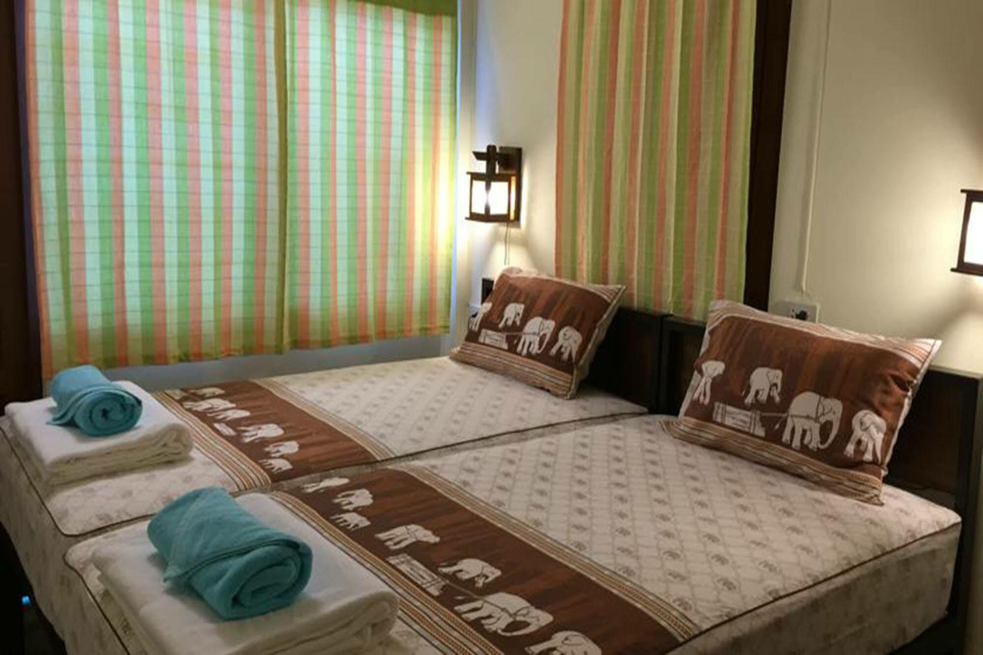 Siriwan Guesthouse เชียงใหม่ ภายนอก รูปภาพ